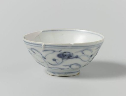 Bowl from the VOC ship 'The White Lion'