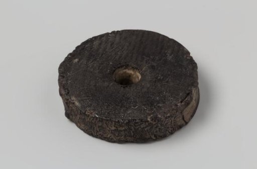 Disc from the VOC Ship 'Witte Leeuw'