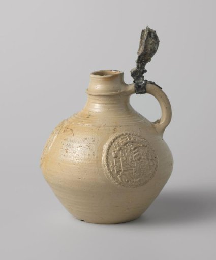 Wine jug with fixed lid from the VOC ship 'Witte Leeuw'