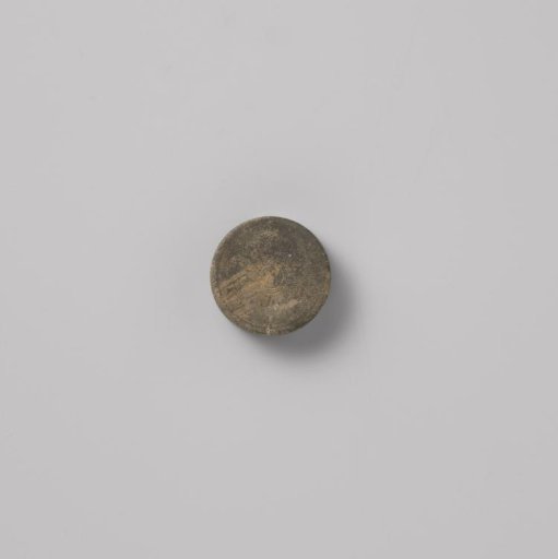 Checkers disc from the VOC ship 'Witte Leeuw'