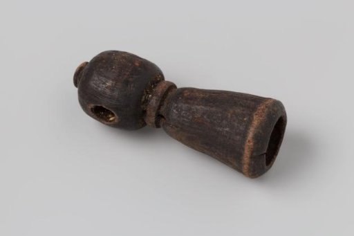 Wooden object from the VOC ship 'Witte Leeuw'