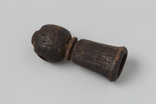 Wooden object from the VOC ship 'Witte Leeuw'