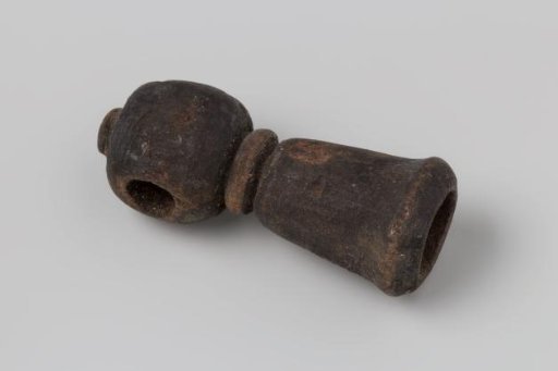 Wooden object from the VOC ship 'Witte Leeuw'