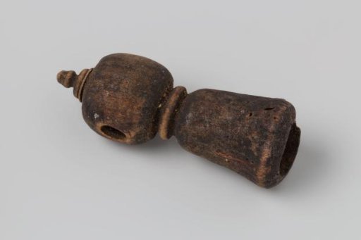Wooden object from the VOC ship 'Witte Leeuw'