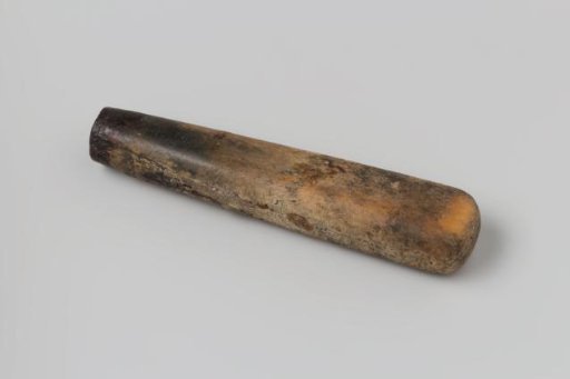 Knife handle from the VOC ship 'Witte Leeuw'