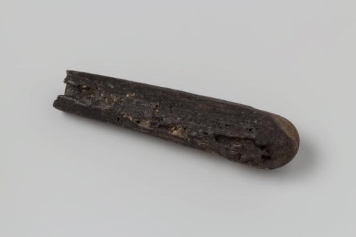 Knife handle from the VOC ship 'Witte Leeuw'