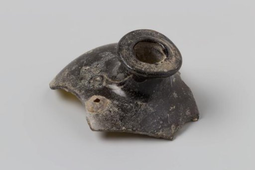 Fragment of a chest bottle from the VOC ship 'Witte Leeuw'