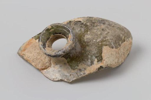 Fragment of a chest bottle from the VOC ship 'Witte Leeuw'
