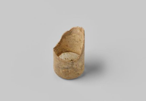 Fragment of a medicine bottle from the VOC ship 'Witte Leeuw'