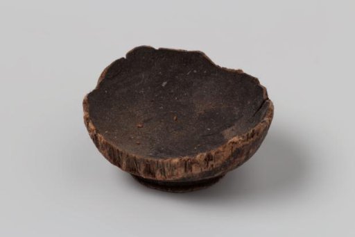 Bowl or napkin from the VOC ship 'Witte Leeuw'