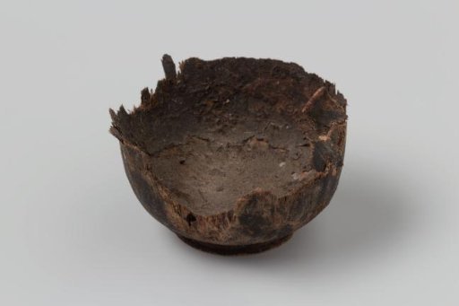 Wooden bowl from the wreck of the Dutch East Indiaman Witte Leeuw