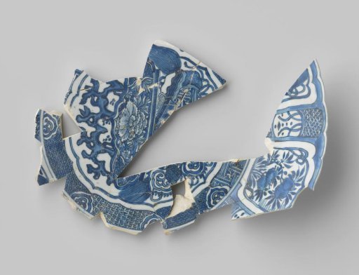 Fragment of a Plate from the VOC Ship 'Witte Leeuw'