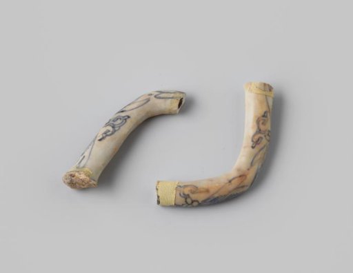 Handle/ear of a teapot or wine jug from the VOC ship 'Witte Leeuw'