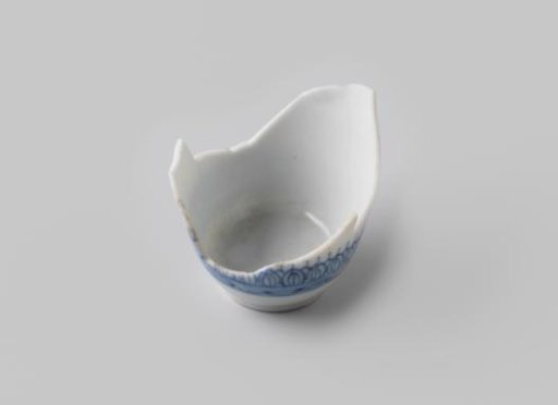 Fragment of a Wine Bowl from the VOC Ship 'Witte Leeuw'