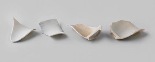 Fragments of wine bowls from the VOC ship 'Witte Leeuw'