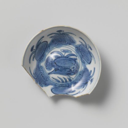 Fragment of a plate or dish of porcelain from the VOC ship 'Witte Leeuw'