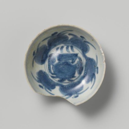 Plate or dish of porcelain from the VOC ship 'Witte Leeuw'