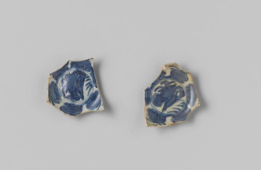 Fragments of plates of porcelain from the VOC ship 'Witte Leeuw'