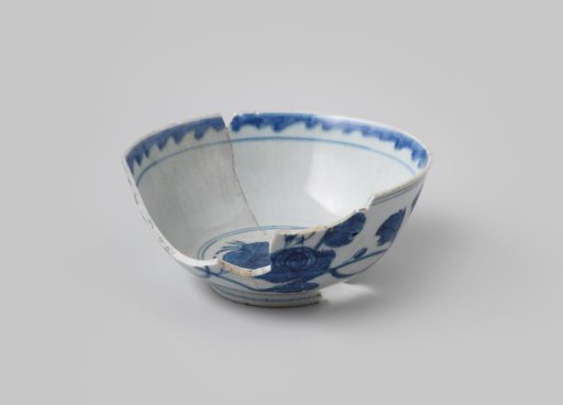 Bowl from the VOC ship 'Witte Leeuw'