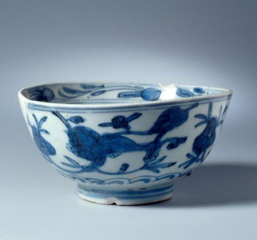 Bowl from the VOC ship 'De Witte Leeuw'