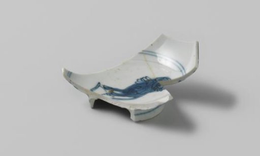 Fragment of a bowl from the VOC ship 'De Witte Leeuw'