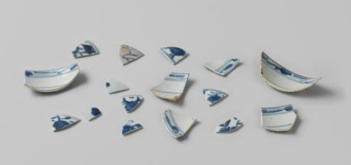 Fragments of bowls from the VOC ship 'Witte Leeuw'