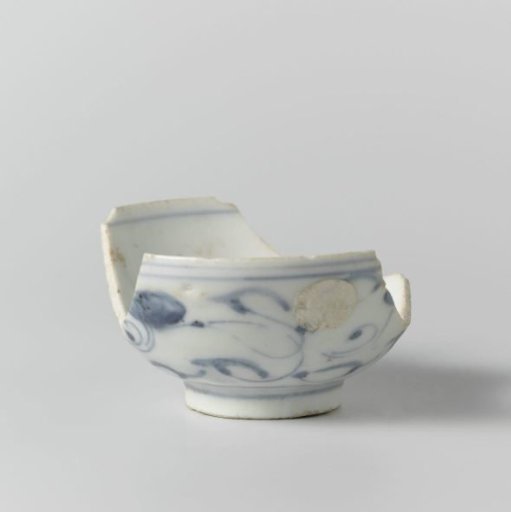 Bowl from the V.O.C. ship the 'Witte Leeuw'