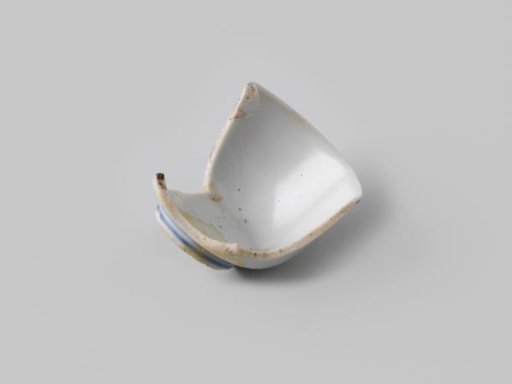 Fragment of a Wine Bowl from the VOC Ship 'Witte Leeuw'