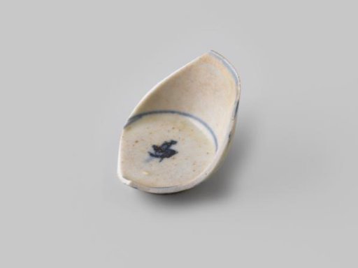 Fragment of a wine bowl from the VOC ship 'Witte Leeuw'