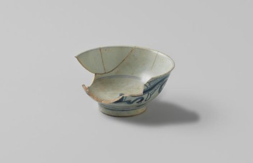 Fragment of a bowl from VOC ship 'Witte Leeuw'
