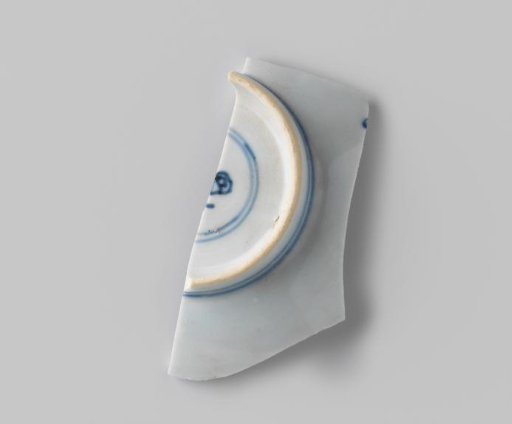 Fragment of a plate from the VOC ship 'Witte Leeuw'
