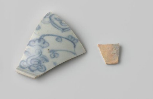 Shards of bowls from the VOC ship 'Witte Leeuw'