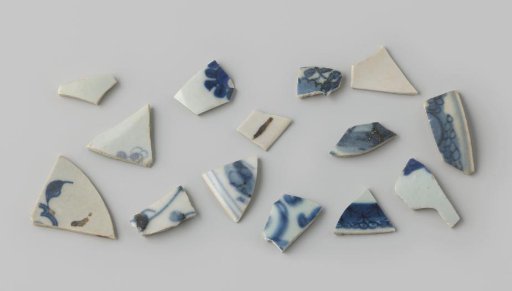 Fragments of Bowls and Plates from the VOC Ship the 'Witte Leeuw'