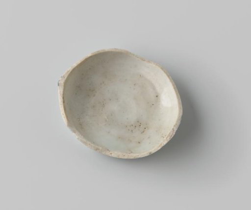 Fragment of a Bowl from the VOC Ship the 'Witte Leeuw'
