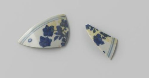 Fragments of a Bowl from the VOC Ship 'Witte Leeuw'