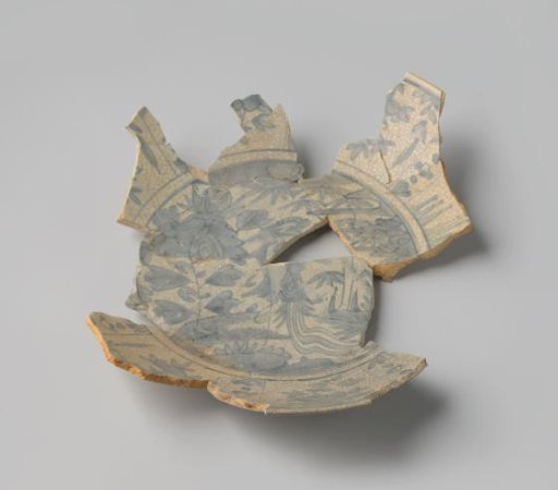Fragment of a plate from the VOC ship 'Witte Leeuw'