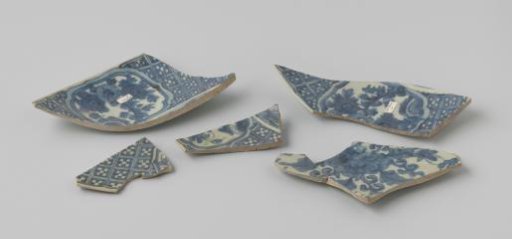 Shards of Swatow porcelain from the VOC ship 'Witte Leeuw'