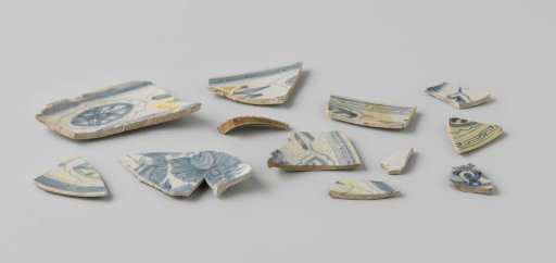 Fragments of plates from the VOC ship 'Witte Leeuw'