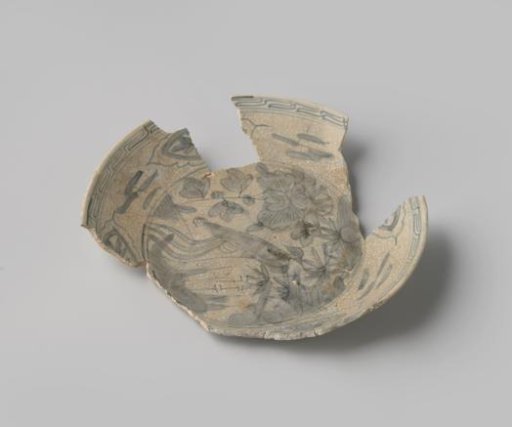 Fragment of a plate from the VOC ship 'White Lion'