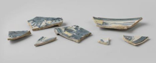 Fragments of a plate from the VOC ship 'Witte Leeuw'