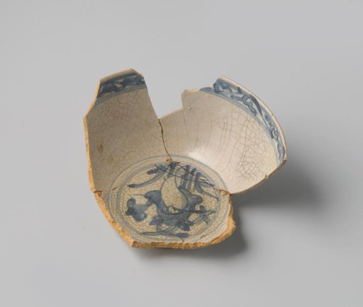Fragment of a Bowl from the VOC Ship 'The White Lion'