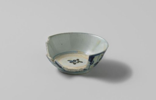 Fragment of a bowl from the VOC ship the 'White Lion'