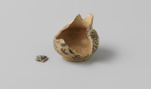 Fragment of a pot or vase from VOC ship 'The White Lion'