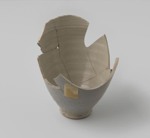 Fragment of a Martaban from the VOC Ship 'Witte Leeuw'