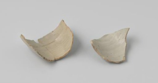 Fragments of porcelain from the VOC ship 'Witte Leeuw'