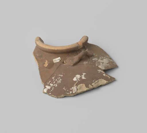 Fragment of a martaban from VOC ship the 'White Lion'