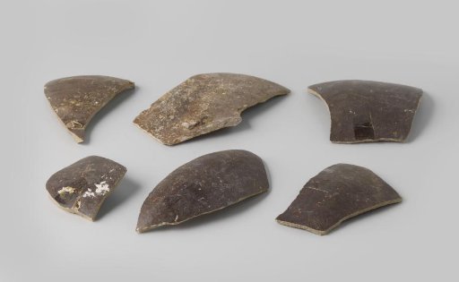 Fragments of Martavan Vases from the VOC Ship 'Witte Leeuw'