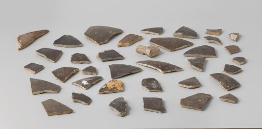 Fragments of Martavan Vases from the VOC Ship 'Witte Leeuw'