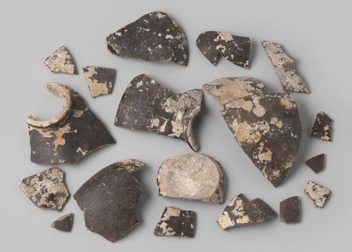 Fragments of Martaban jars from VOC ship the 'Witte Leeuw'