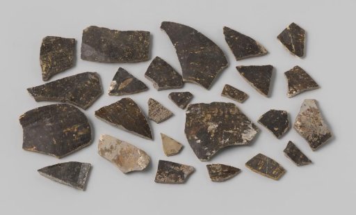 Fragments of martavan jars from the VOC ship 'Witte Leeuw'